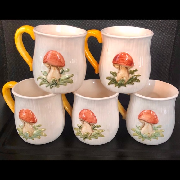 Free ship! Sears Merry Mushroom Mugs (5) - Picture 2 of 3